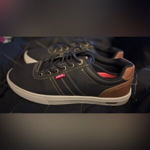 Men’s Levi canvas shoes. New without tags.